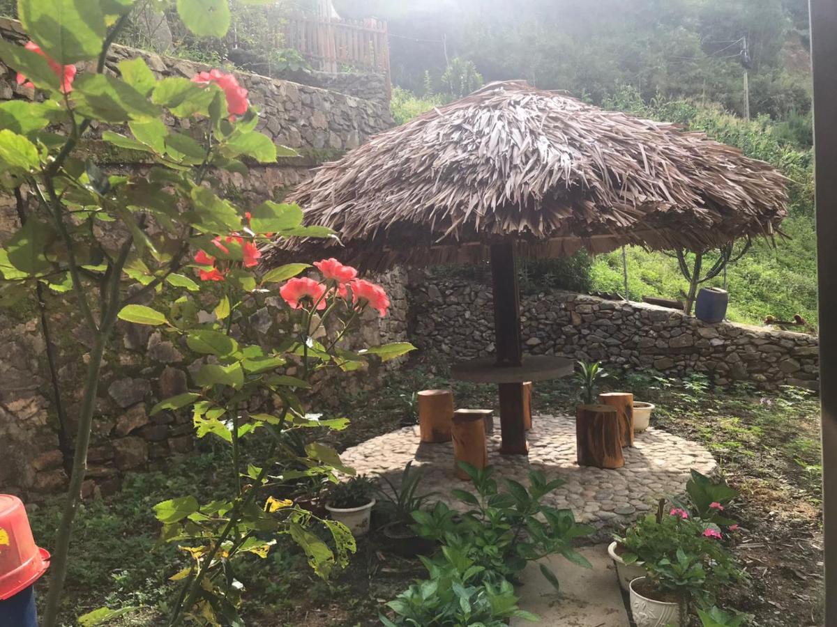 Dong Suoi H'Mong Homestay & Bungalow - Trek & Vegetarian Food Mu Cang Chai Exterior photo